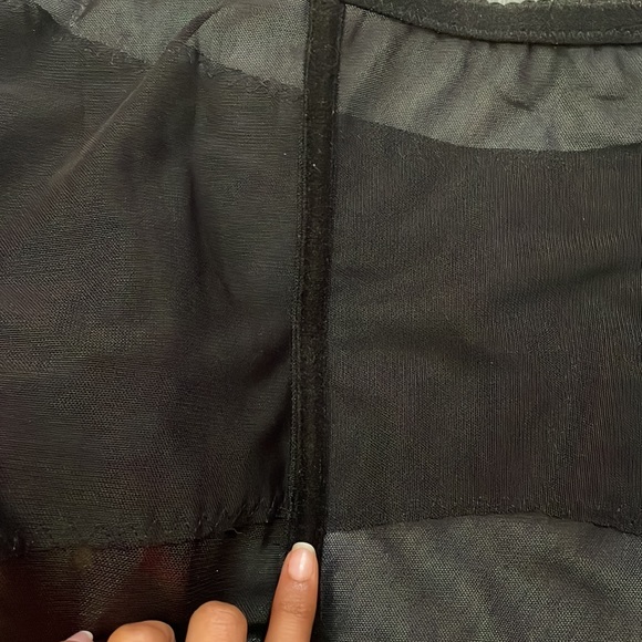 Black Lace Corset - Picture 6 of 10